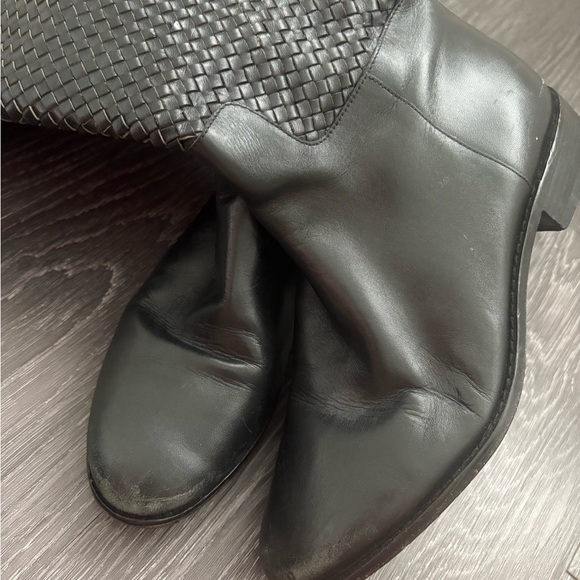 Cole Haan Two-Tone Leather Textured Boots Size 7B - Picture 2 of 4